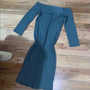 Off shoulder ribbed dress